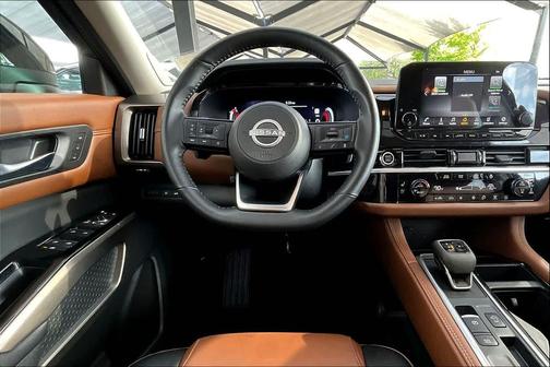 Super Black 2024 Nissan Pathfinder Platinum FWD