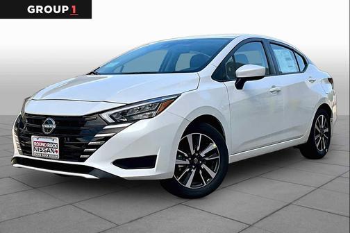 Aspen White Tricoat 2025 Nissan Versa 1.6 SV