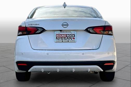 Aspen White Tricoat 2025 Nissan Versa 1.6 SV