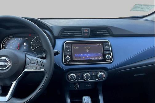 Aspen White Tricoat 2025 Nissan Versa 1.6 SV