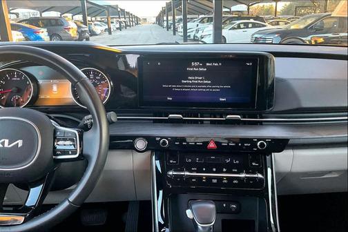 2024 Kia Carnival EX