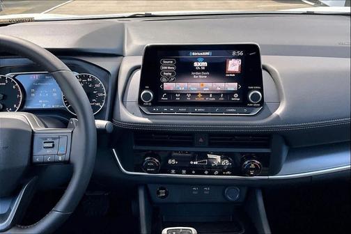 Everest White Pearl Tricoat 2026 Nissan Rogue SV