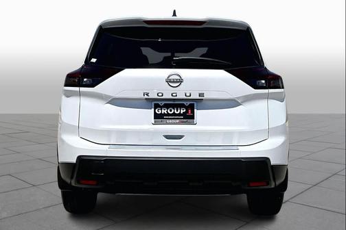 Everest White Pearl Tricoat 2026 Nissan Rogue SV