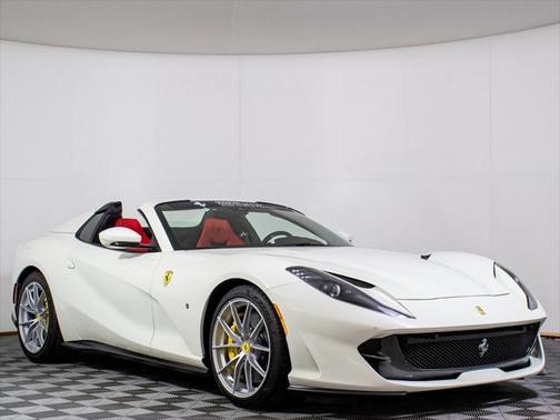 2023 Ferrari 812 GTS 