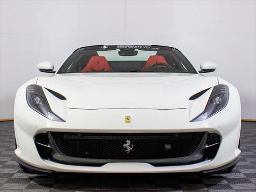 2023 Ferrari 812 GTS 