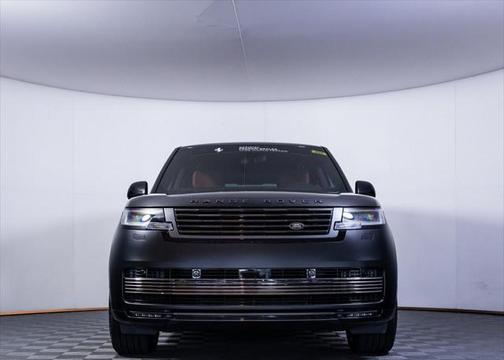2025 Land Rover Range Rover P615 SV
