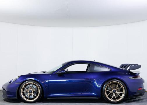 Gentian Blue Metallic 2022 Porsche 911 GT3