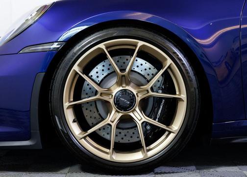 Gentian Blue Metallic 2022 Porsche 911 GT3