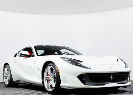 Bianco Avus 2019 Ferrari 812 Superfast