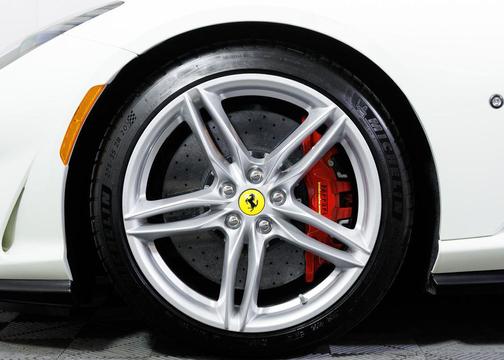 Bianco Avus 2019 Ferrari 812 Superfast