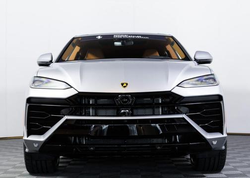 2025 Lamborghini Urus SE