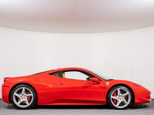 Photo 4 of 33 of 2014 Ferrari 458 Italia Base
