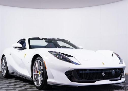 2022 Ferrari 812 GTS