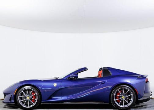 2022 Ferrari 812 GTS 