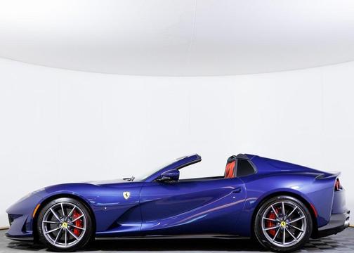 2022 Ferrari 812 GTS 