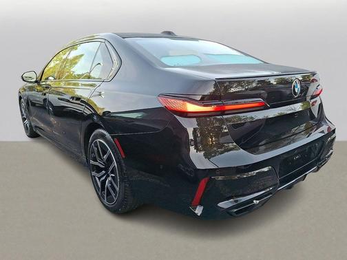 Black Sapphire Metallic 2024 BMW 760 xDrive