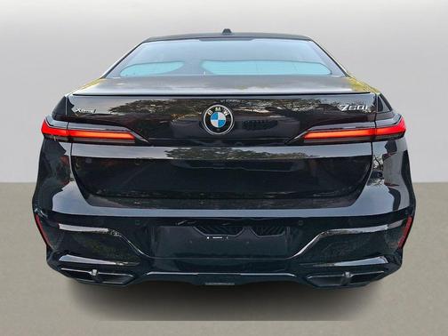 Black Sapphire Metallic 2024 BMW 760 xDrive