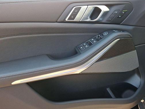 Dravit Grey Metallic 2026 BMW X5 M60i