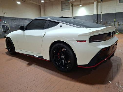 2025 Nissan Z NISMO 9-speed automatic Transmission