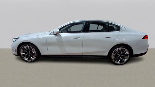 2025 BMW 530 i xDrive