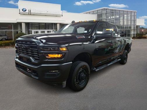 2025 RAM 2500 Tradesman Crew Cab 4x4 6'4' Box