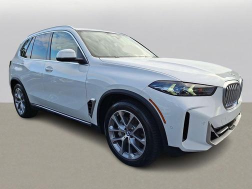 Alpine White 2024 BMW X5 xDrive40i
