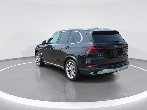 Black Sapphire Metallic 2024 BMW X5 xDrive40i