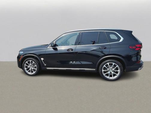 Black Sapphire Metallic 2024 BMW X5 xDrive40i