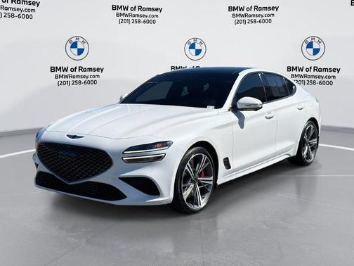 Uyuni White 2024 Genesis G70 3.3T AWD Sport Advanced