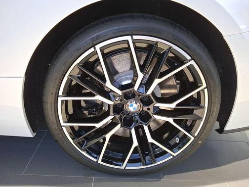 Mineral White Metallic 2026 BMW M850 xDrive