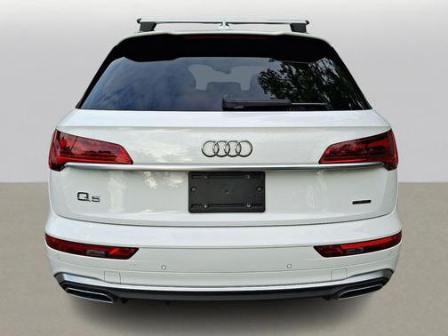 Ibis White 2022 Audi Q5 45 S line Premium