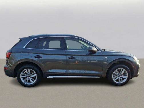 2022 Audi Q5 45 S line Premium