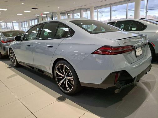 Brooklyn Grey Metallic 2026 BMW 530 xDrive