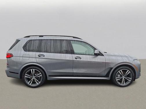 Skyscraper Grey Metallic 2024 BMW X7 xDrive40i