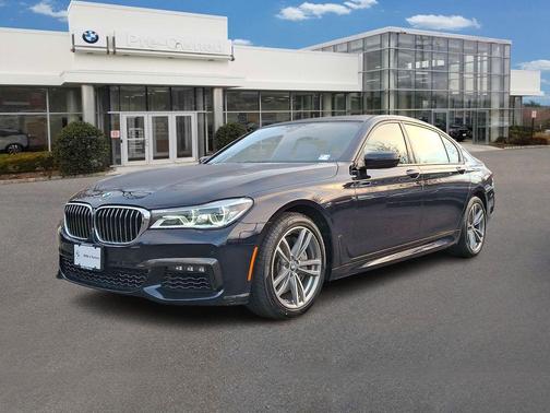 Carbon Black Metallic 2019 BMW 750 i xDrive