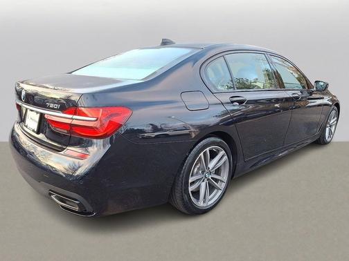 Carbon Black Metallic 2019 BMW 750 i xDrive