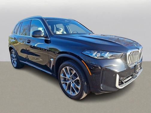 Black Sapphire Metallic 2024 BMW X5 xDrive40i