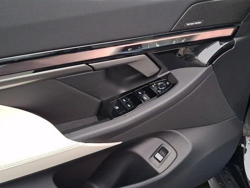 Black Sapphire Metallic 2027 BMW 530 i xDrive