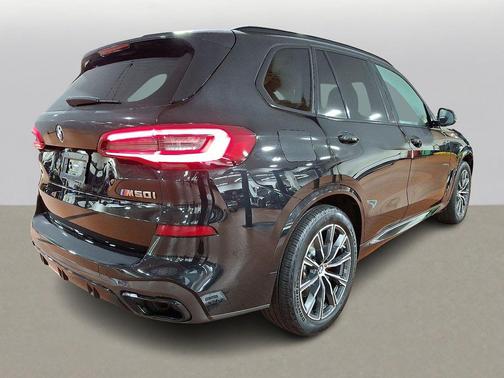 2022 BMW X5 M50i