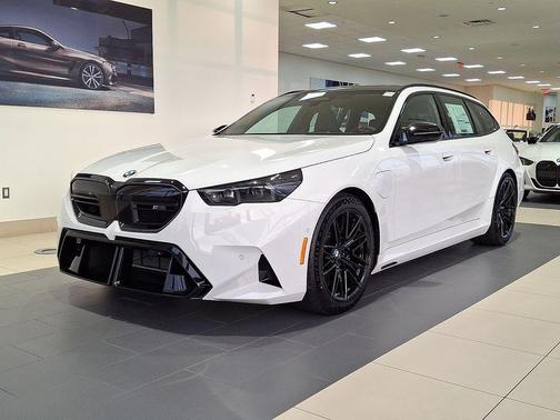 Alpine White 2026 BMW M5 Base