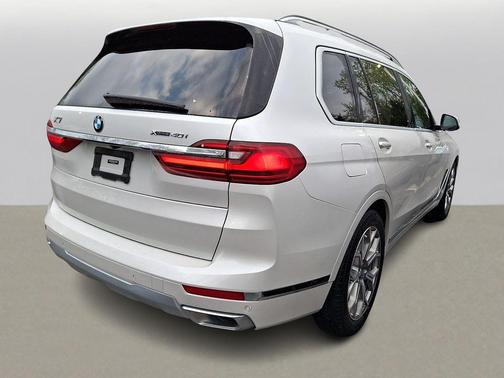 Mineral White Metallic 2020 BMW X7 xDrive40i