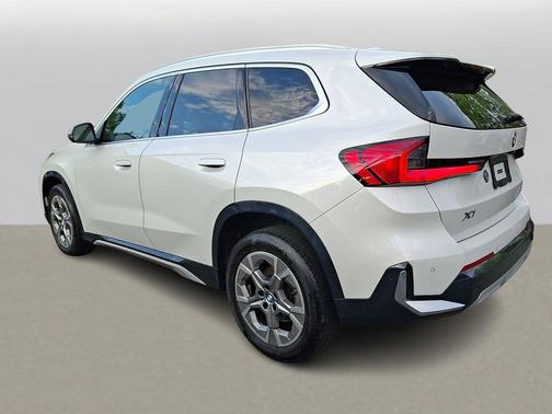 Mineral White Metallic 2023 BMW X1 xDrive28i