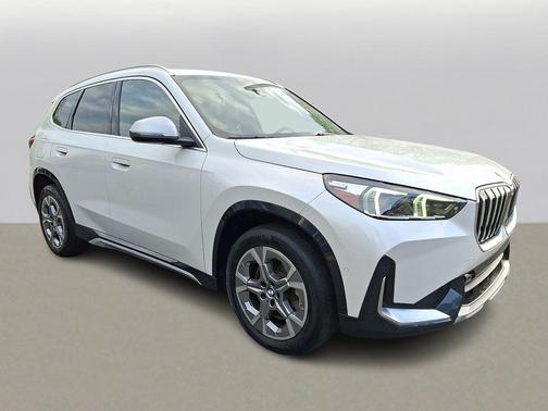 Mineral White Metallic 2023 BMW X1 xDrive28i
