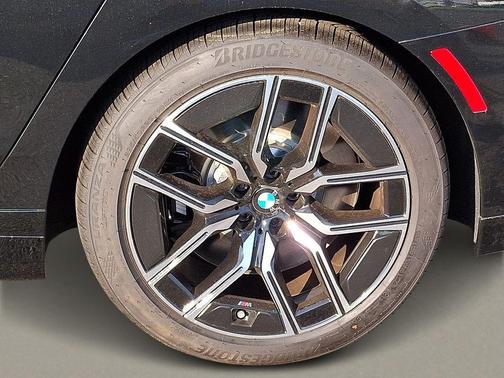 Black Sapphire Metallic 2026 BMW 760 xDrive