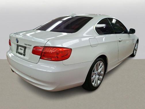 White Metallic 2011 BMW 328 xDrive