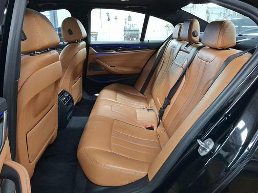 Black Sapphire Metallic 2018 BMW 530 xDrive