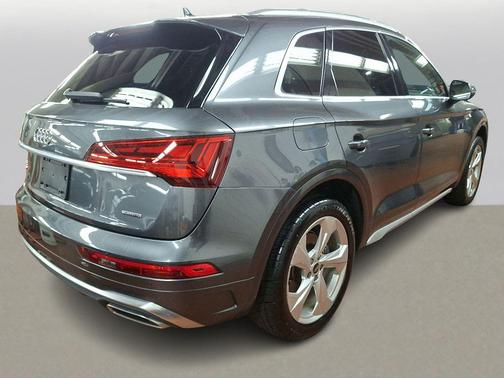 2022 Audi Q5 45 S line Premium Plus