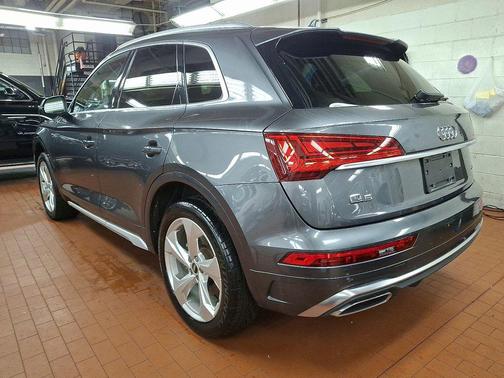2022 Audi Q5 45 S line Premium Plus
