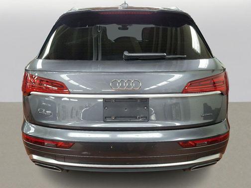 2022 Audi Q5 45 S line Premium Plus