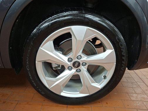 2022 Audi Q5 45 S line Premium Plus